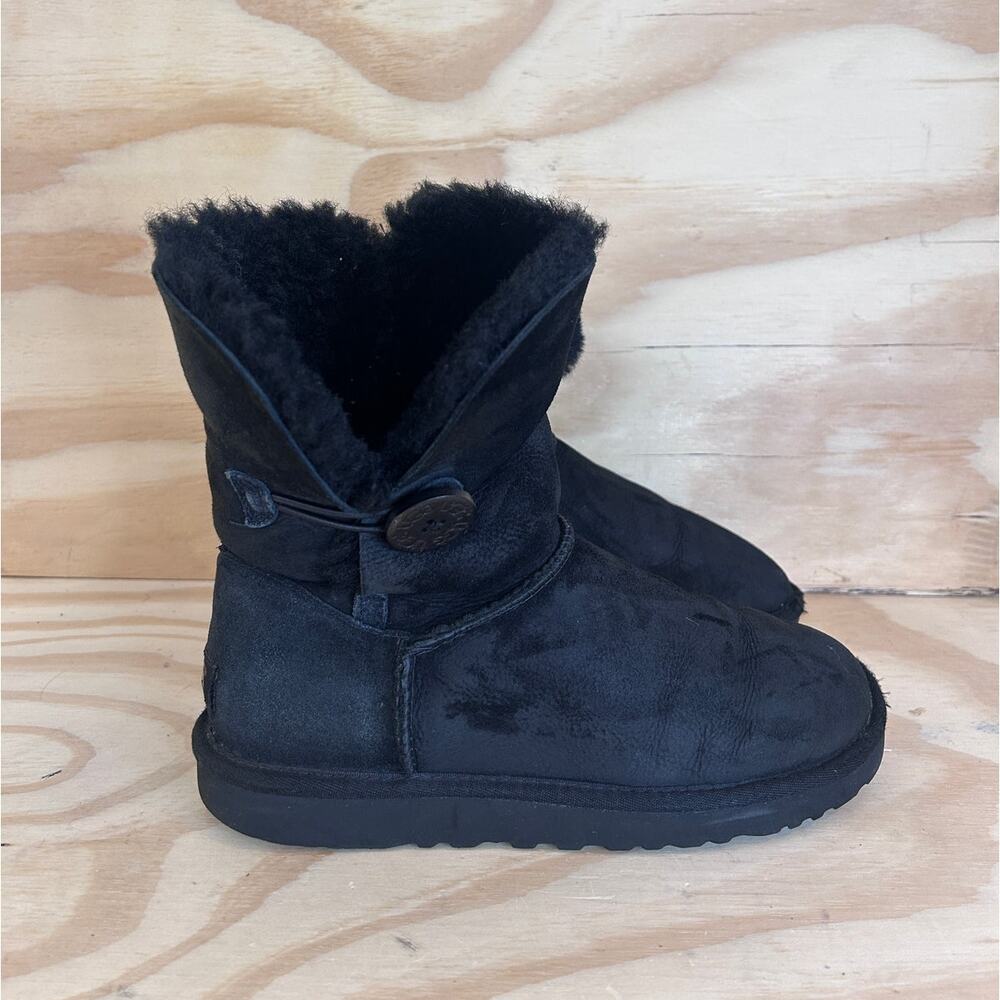 UGG Australia - Bailey Button Sheepskin - Boots - Black - Women's - 7 - S/N 5803
